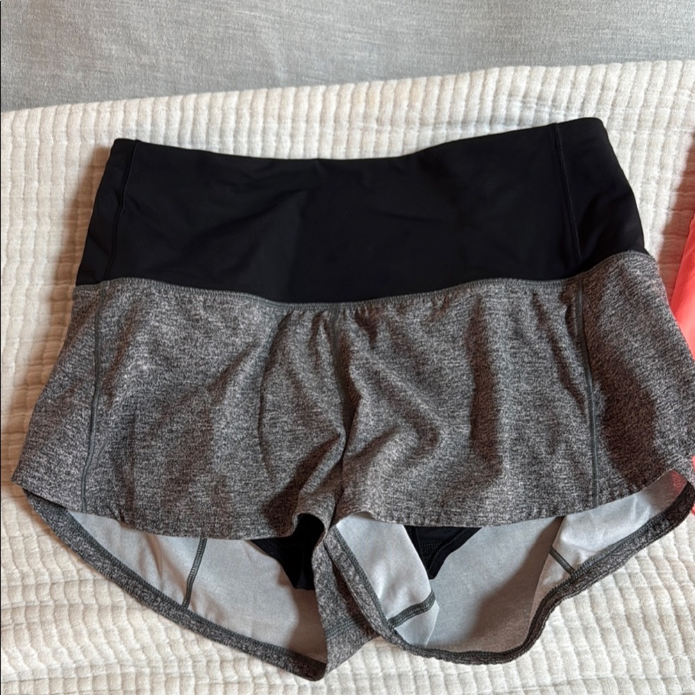 Lululemon Speed Up High-Rise Lined Short 2.5", size 4